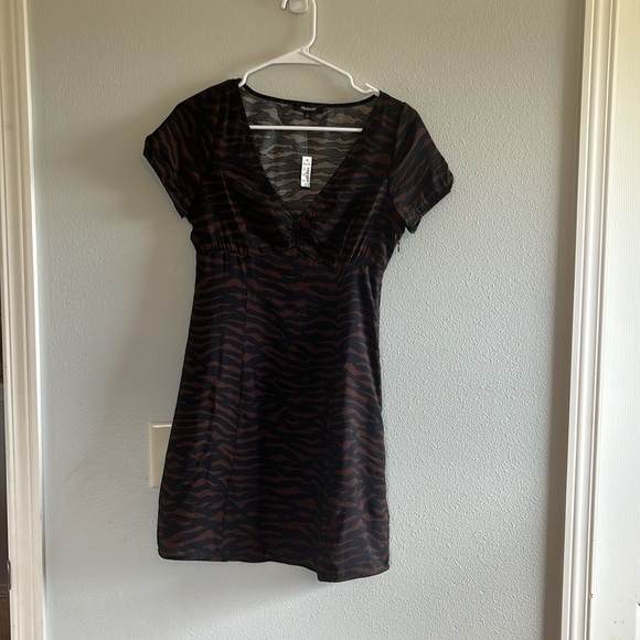 Madewell V-Neck Mini Dress in Abstract Animal - Picture 7 of 12